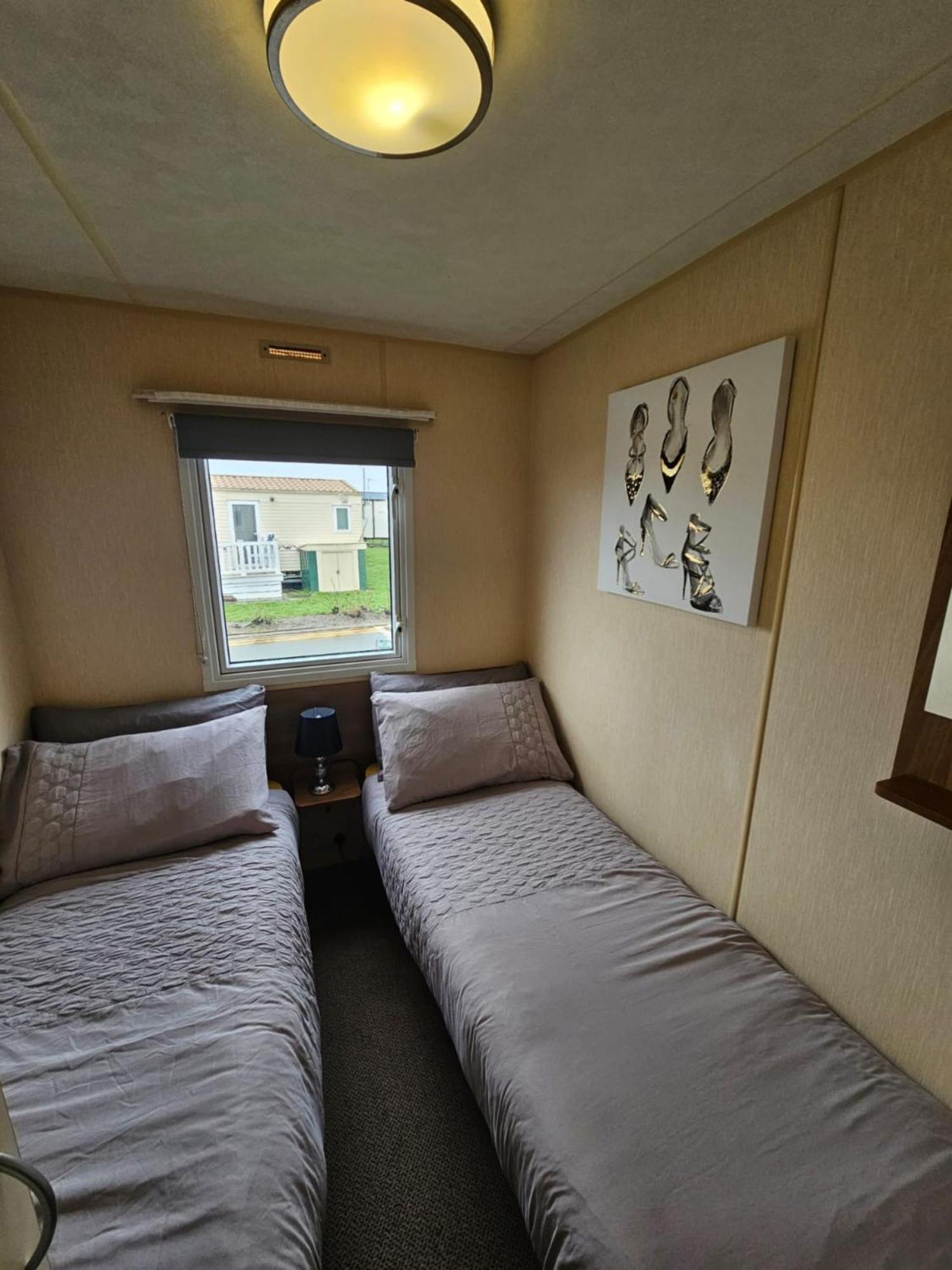 Golden Sands 8 Berth Cosy Caravan リル エクステリア 写真